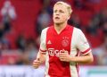 Manchester United agree £40m fee for Ajax midfielder Donny van de Beek