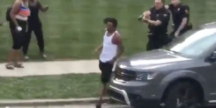 Wisconsin police shoot black man as his children watch from a vehicle