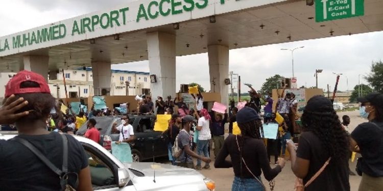 EndSARS protests cripple businesses as passengers miss flights