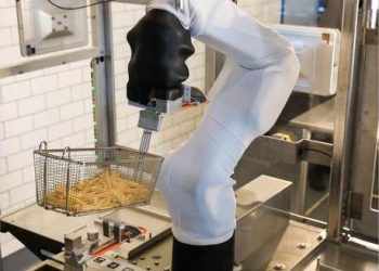 Autonomous robot chef moves into kitchen powered by Artificial Inteligence