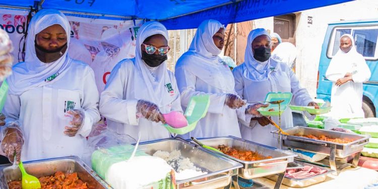 Group lauds foundations for food largess