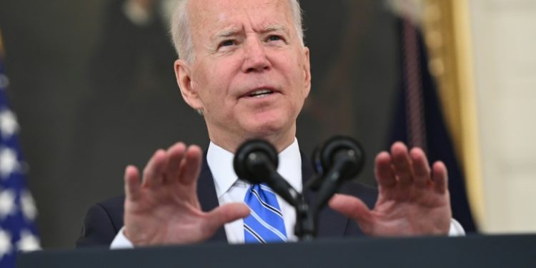 Afghanistan crisis: Biden says no American will be left behind