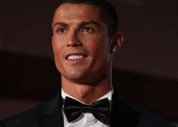 Cristiano Ronaldo re-signs for Manchester United from Juventus