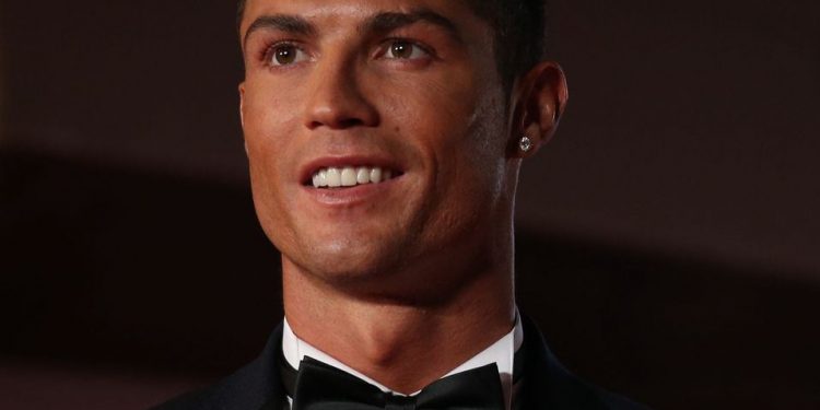 Cristiano Ronaldo re-signs for Manchester United from Juventus