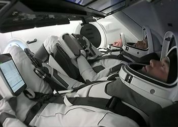 SpaceX: Amateur Astronauts launch into space on private mission