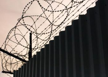 More than 200 Prisoners Overwhelm Guards and Escape