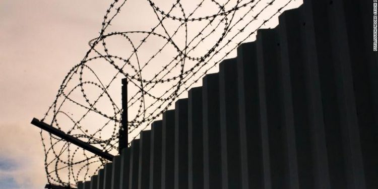 More than 200 Prisoners Overwhelm Guards and Escape