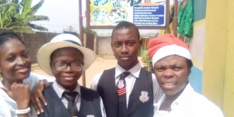 3rs Advocates fetes  Aviva Youths empowerment initiative