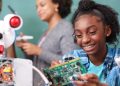 Experts Empower Teenage Girls with Digital Skills