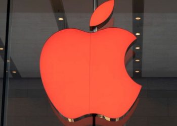 Apple halts sales and services in Russia
