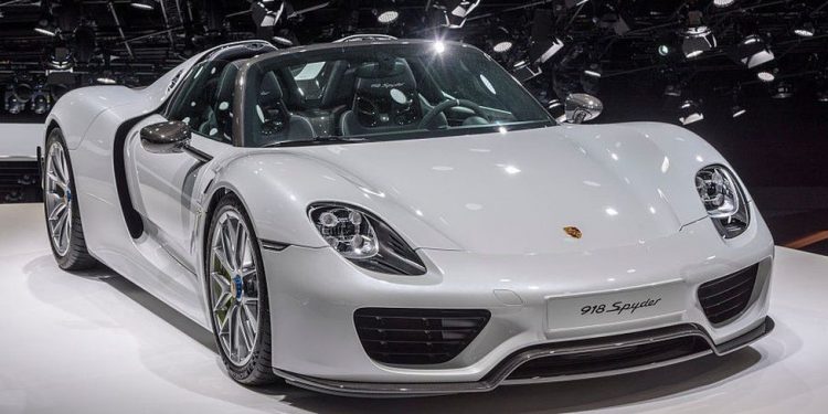 Ship carrying 4,000 luxury cars sinks