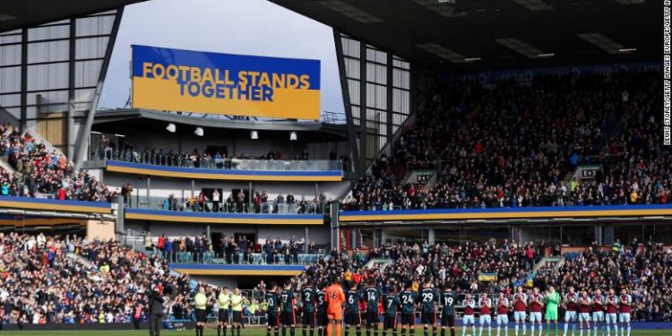 Chelsea manager Thomas Tuchel condemns Roman Abramovich chant during tribute to Ukraine