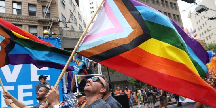 Amazon restricts LGBT goods in United Arab Emirates
