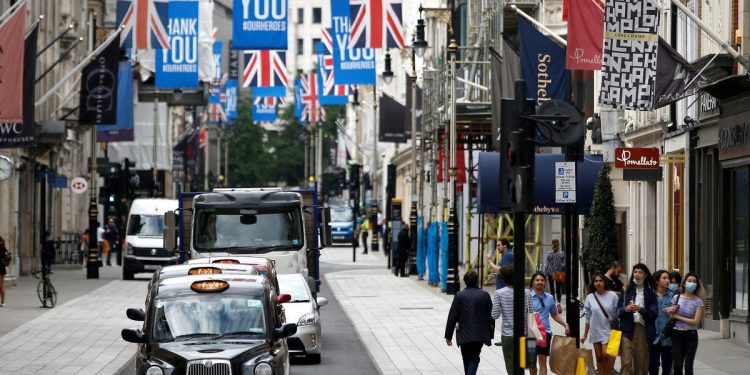 UK Economy Stalls in Q3 Amidst High Interest Rates and Inflationary Pressures