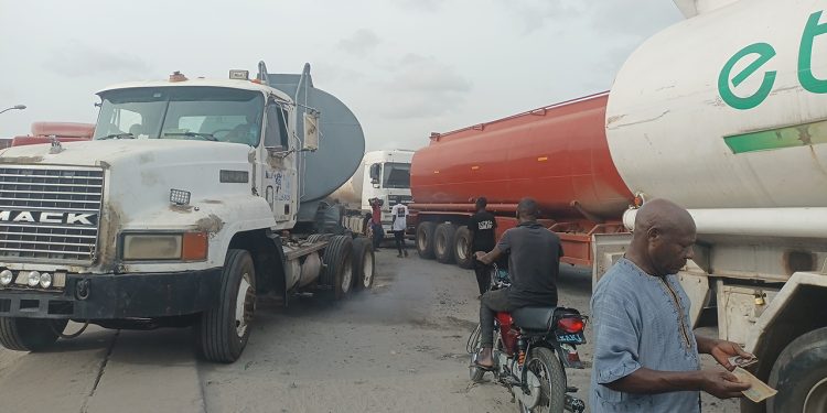 NARTO resumes petrol lifting as FG, Fuel Marketers Reach Consensus on Petrol Freight Charges