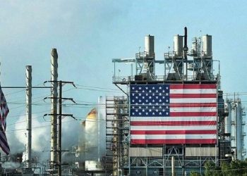 Oil Prices Dip After U.S. Inventory Build and Saudi Price Cuts for Asia