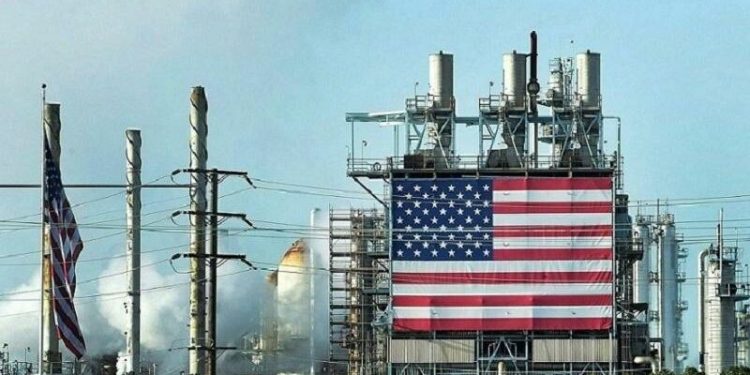 Oil Prices Dip After U.S. Inventory Build and Saudi Price Cuts for Asia