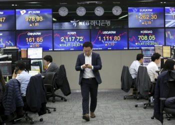Asian Stocks Tick Up as US-China Tariff Truce Offers Modest Relief