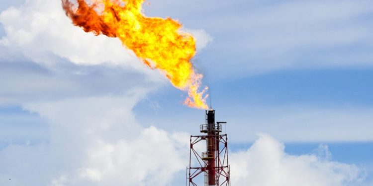 FG Sanctions Oil Producers for Flouting Gas Flare-Out Programme