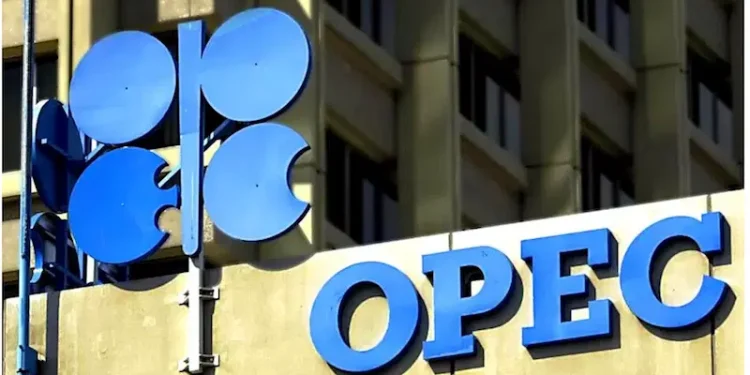 Nigeria Sustains Oil Output Above OPEC Quota for Second Month