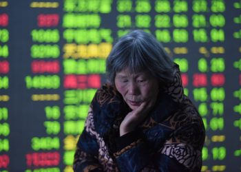 Markets Tumble as Trump Considers Kevin Warsh for Fed Chair