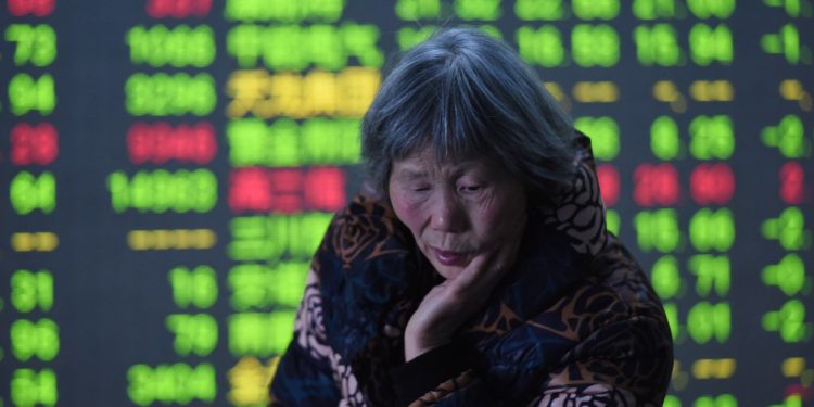 Markets Tumble as Trump Considers Kevin Warsh for Fed Chair