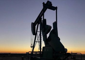 Oil Prices Edge Higher Amid Rising U.S.-Iran Tensions