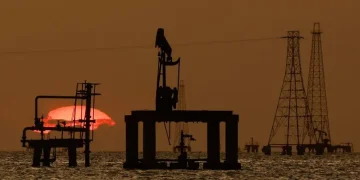 Oil Prices Rise Amid Fragile U.S.–Iran Talks and Stronger Demand from India