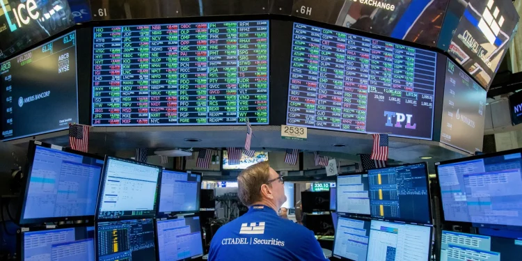 Global Markets Rally as Oil Prices Drop on Hopes of Easing Middle East Tensions