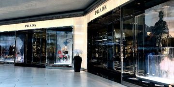 Prada Defies Luxury Market Slump with 5% Revenue Growth in 2025