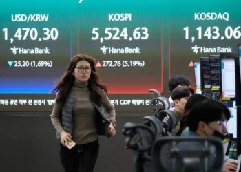 Asian Stocks Climb as Trump Signals Iran War May Be Ending, Oil Prices Fall