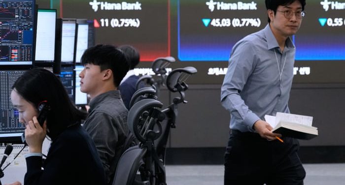 Global Stocks Fall, Oil Prices Rise as Doubts Grow Over US-Iran Ceasefire