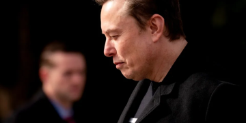 Elon Musk’s Wealth Drops by $350bn in a Week as SpaceX Selloff Deepens 