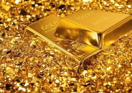 Gold Hits One-Month High as US-Iran Talks Ease Inflation Fears