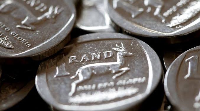 South African Rand Gains Ahead of Manufacturing and Vehicle Sales Data